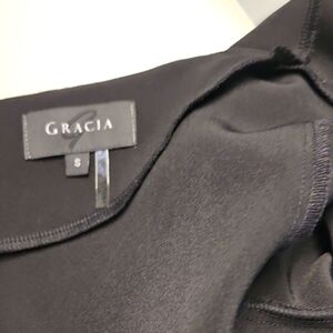 Gracia Sleek Black Blouse